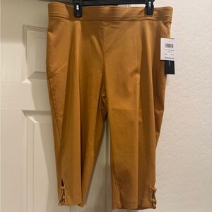 NWT 89th & Madison Comfort Waist Color Mustard Yellow Women Capris Pants Size XL